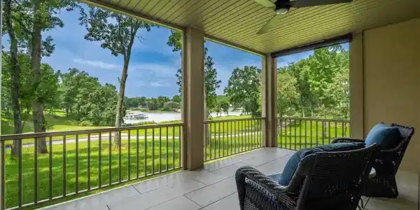 768 Resplander Way