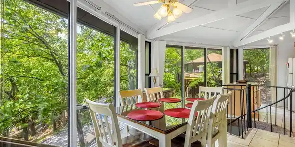 160 Tree Top Drive