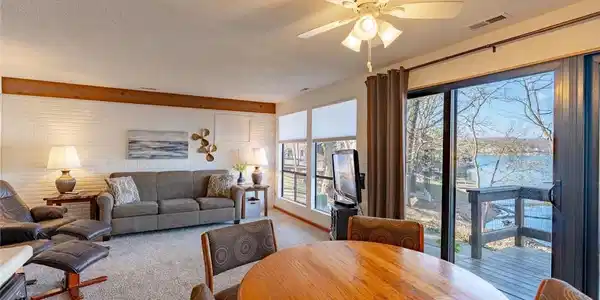 178 Lone Oak Point