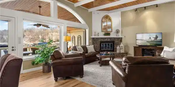 6620 Lake Pointe Drive