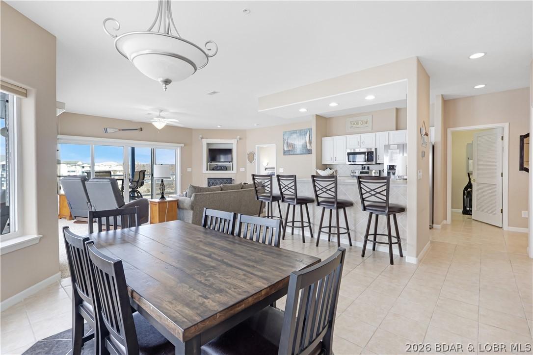 Image 4: Spacious 1600+ sqft unit