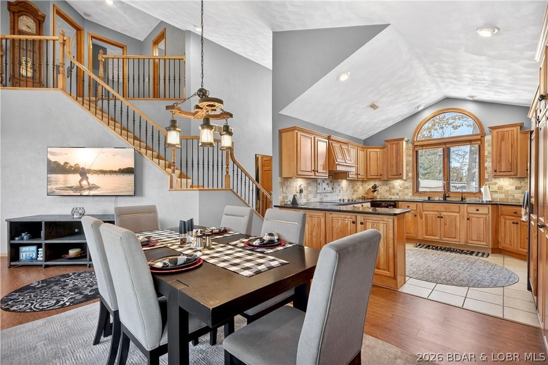 Image 3: Open & Bright floorplan