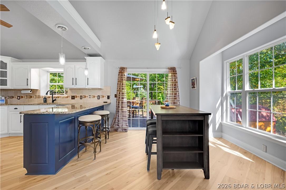 Image 4: Gorgeous floors through out