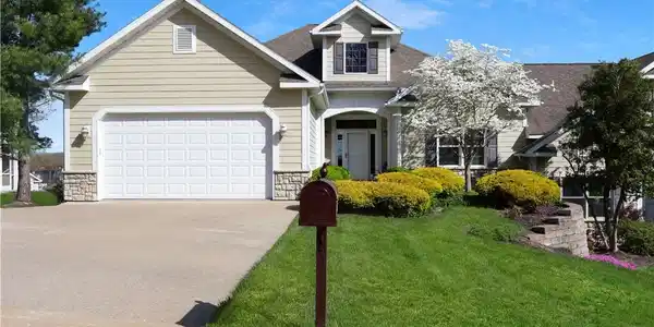 425 Country Club Drive