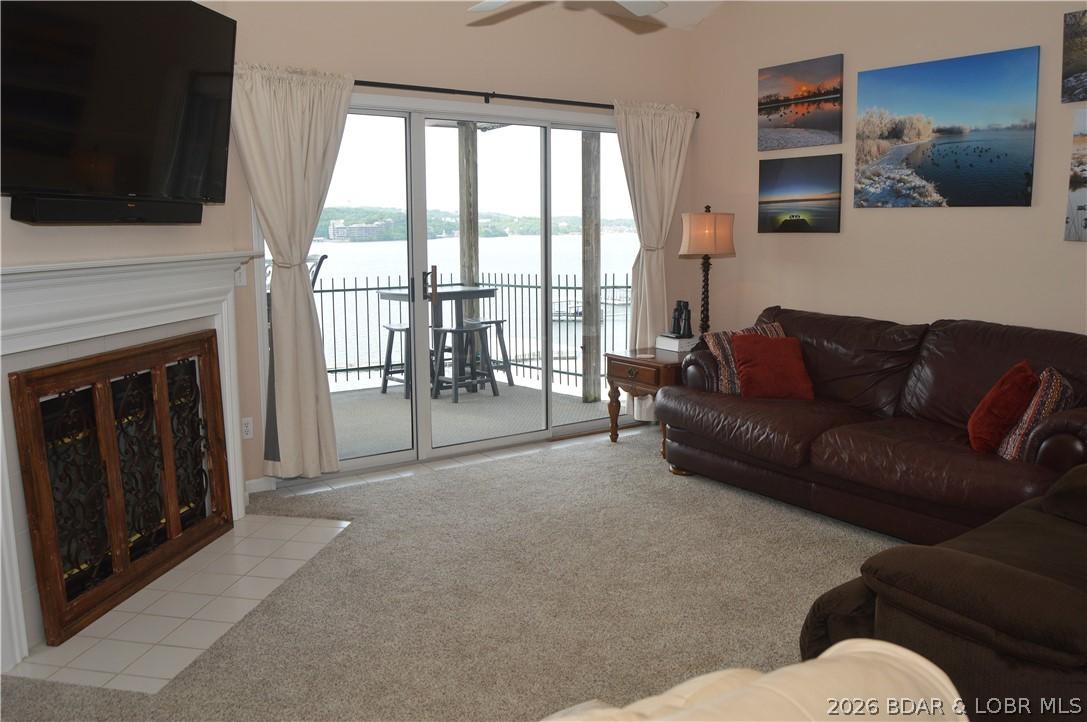 Image 2: Cozy living room with a view to die for!