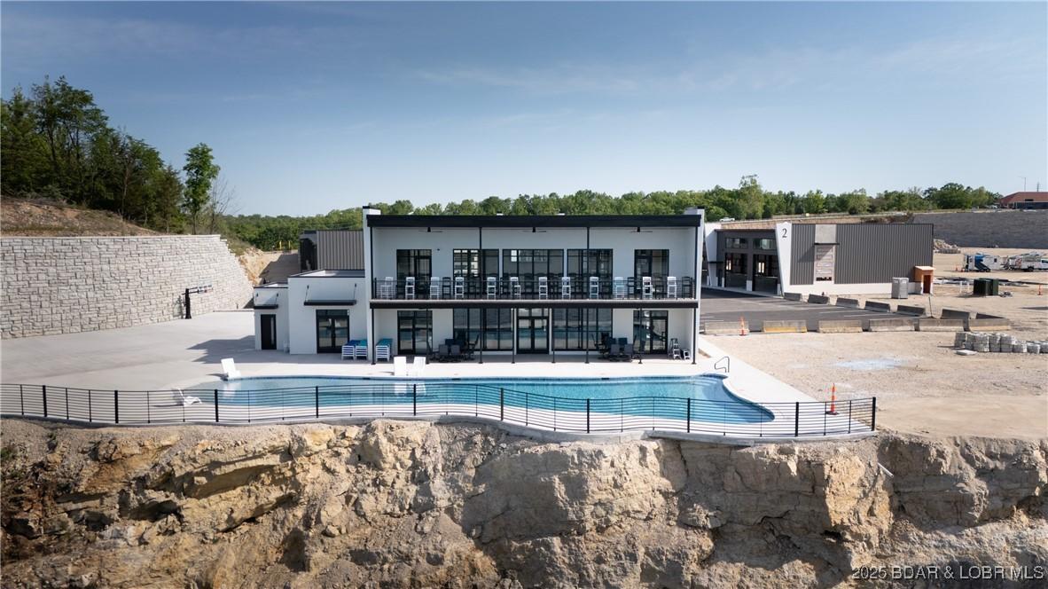 Image 3: Clubhouse