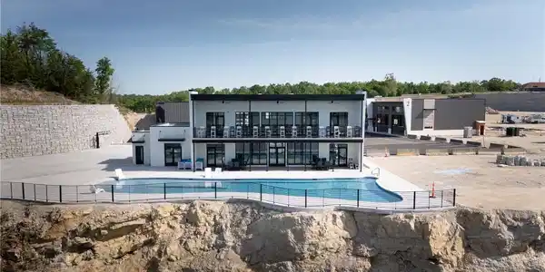 Image 3: Clubhouse