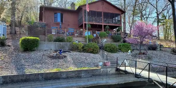 123 Little Rock Lane