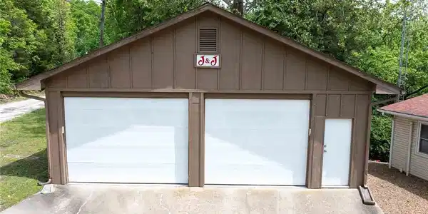 Image 4: 30x30 detached garage