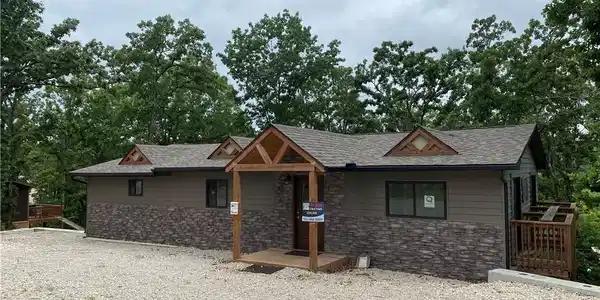 130 Legacy Lane S