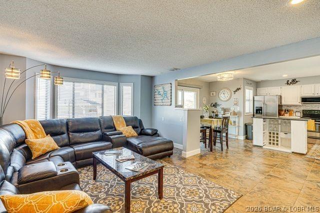 Image 3: Fantastic Natural Light
