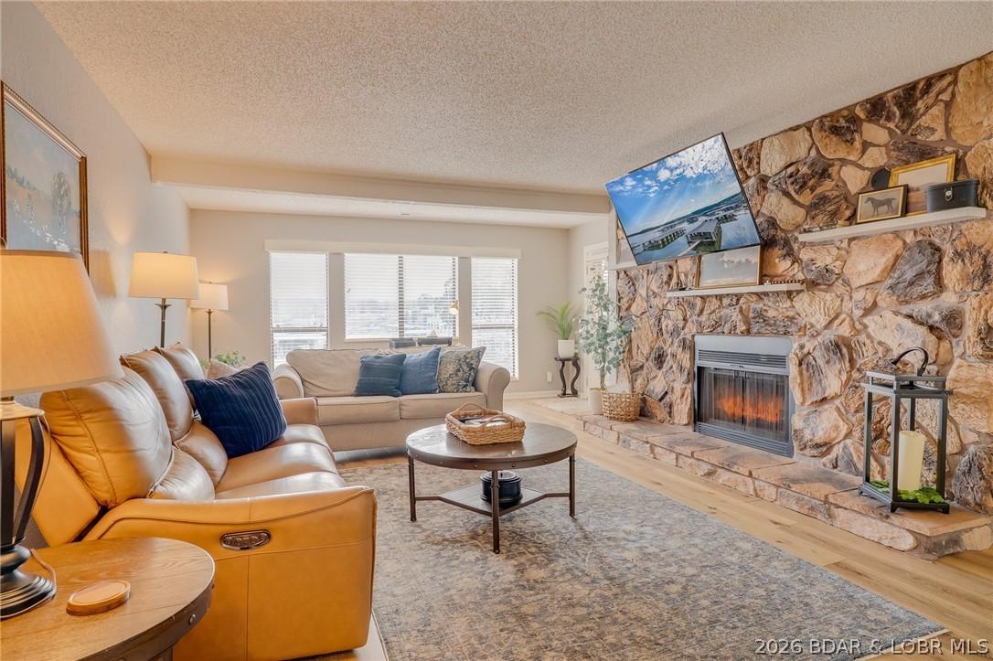Image 1: Living room