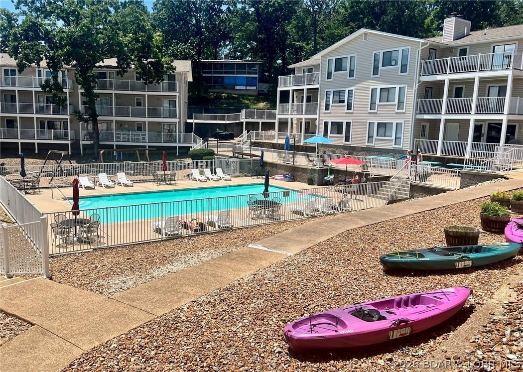 Image 3: Pool