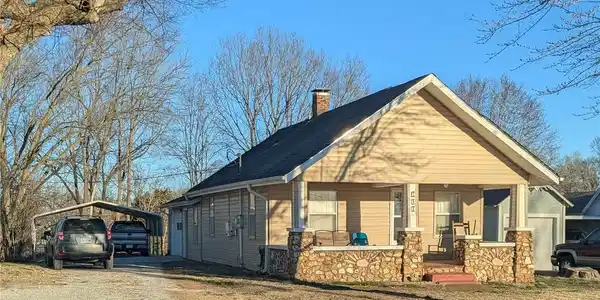 708 Illinois Street