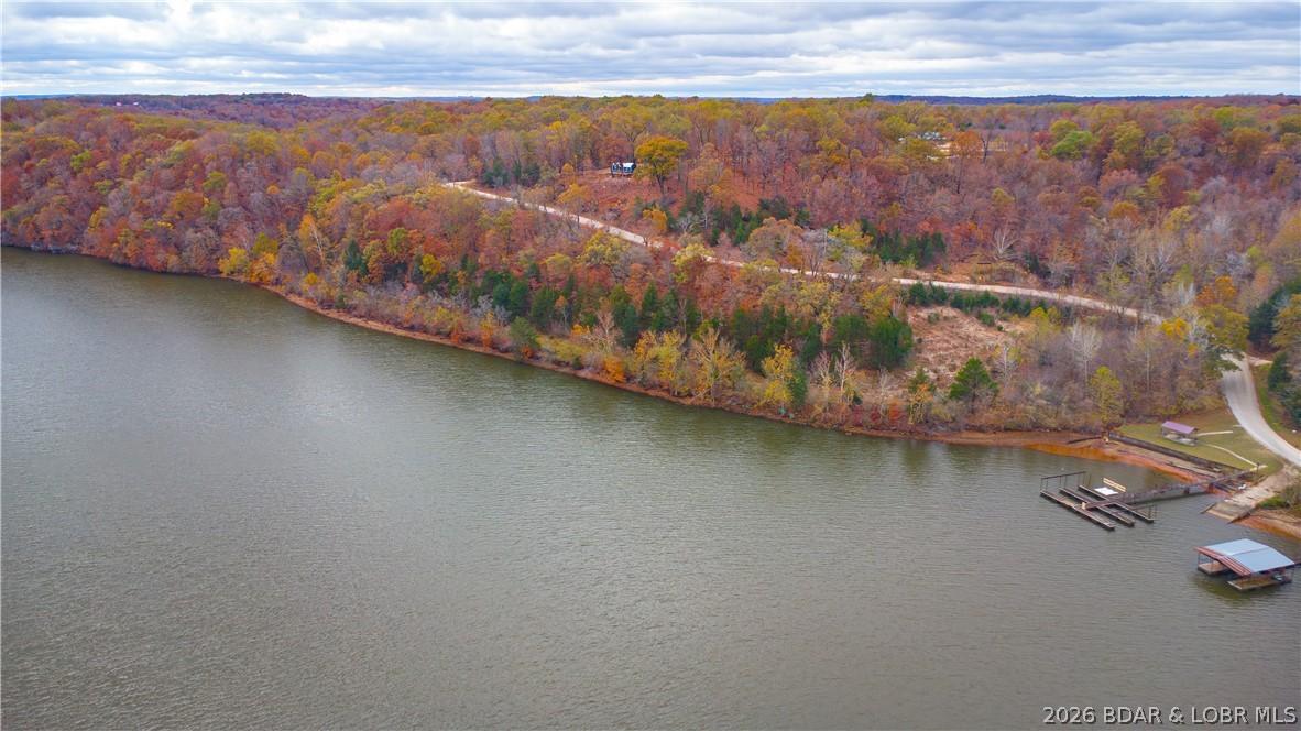 Image 3: 6000 ft +/- lakefront