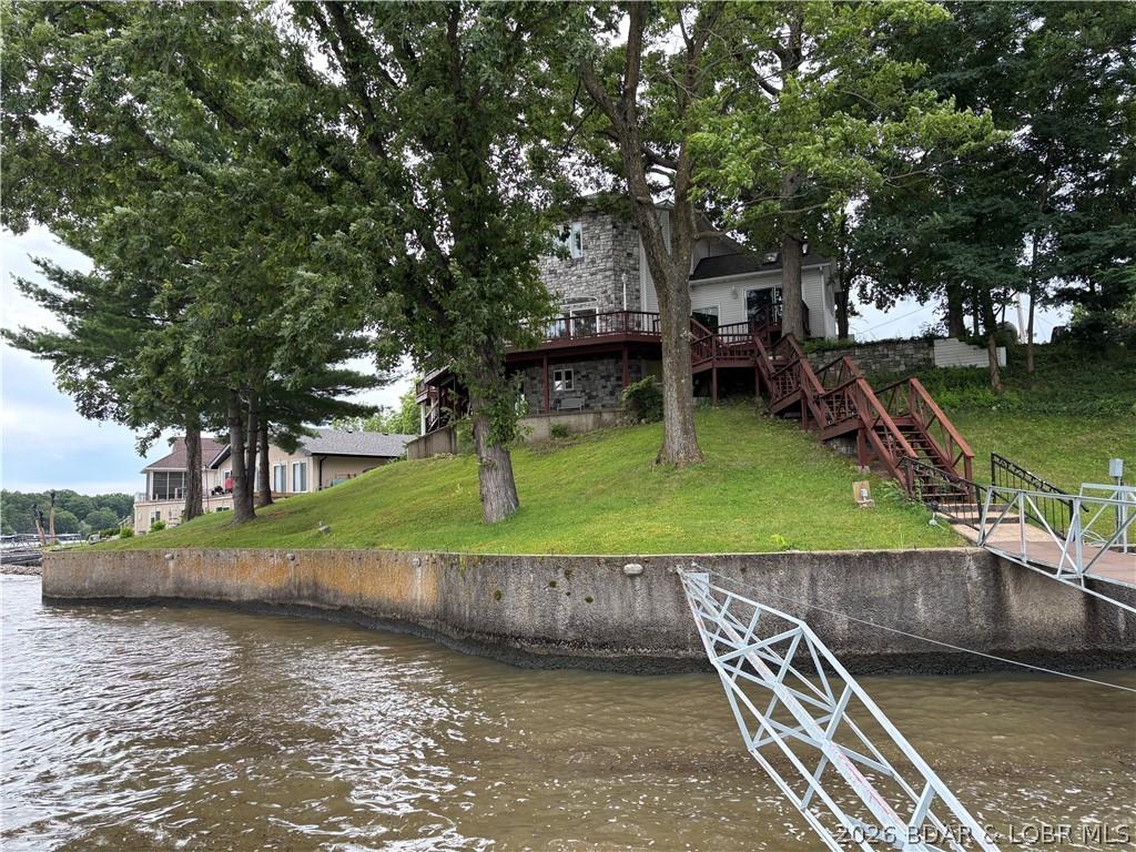 Image 3: Beautiful 160 Feet of Seawalled lakefront