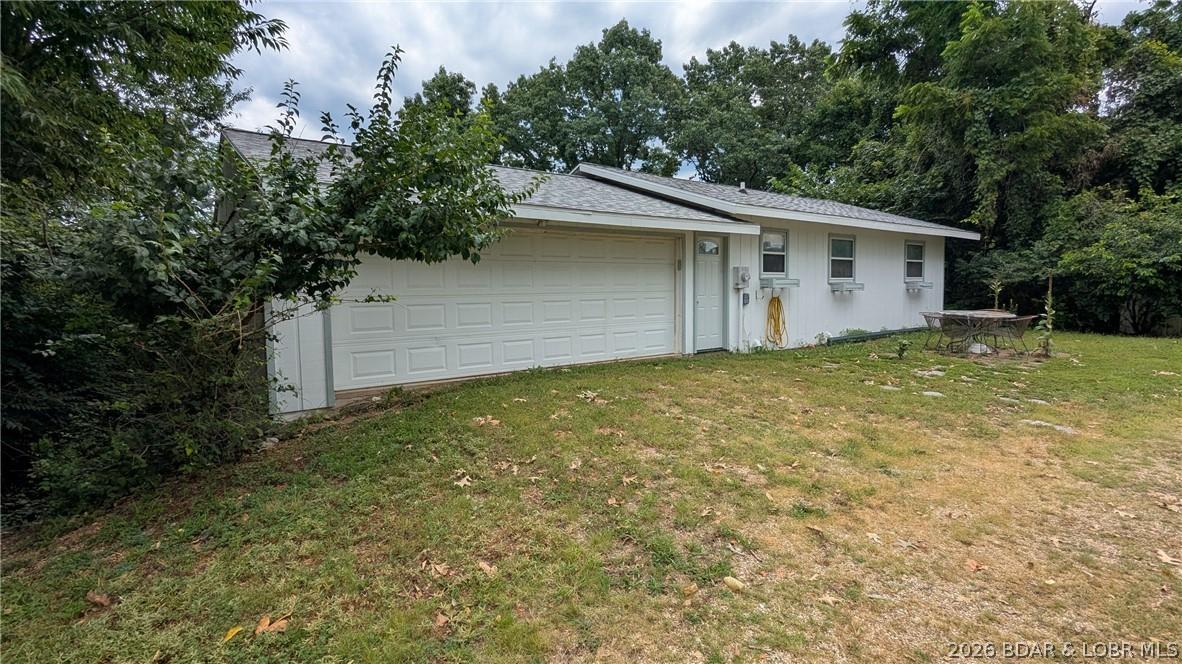 Image 3: House from left