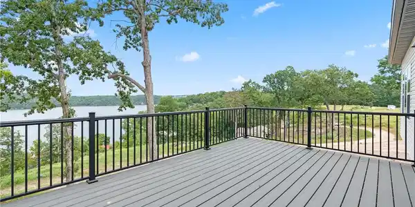 346 Woodland Point