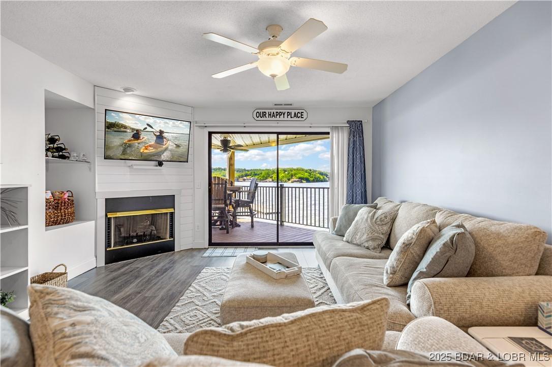Image 1: A GREAT FIND at Sunrise Ridge condo at Lake of the