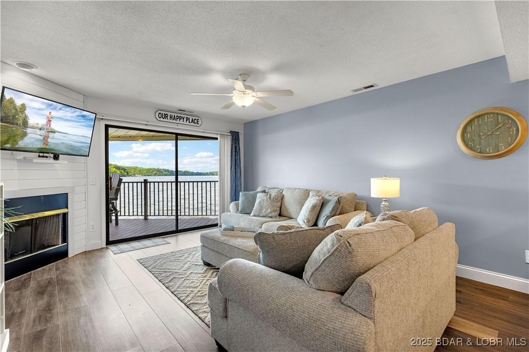Image 4: Beautiful water views, right from your living room