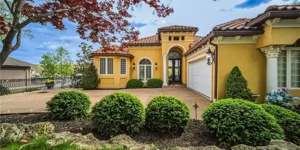 582 Brookhaven Lane
