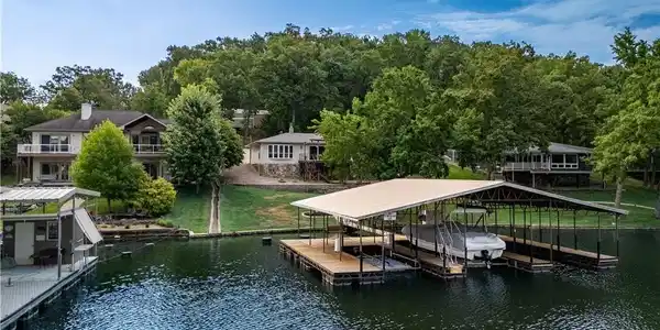 717 Red Oak Lane