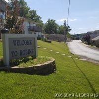 4935 Robins Circle
