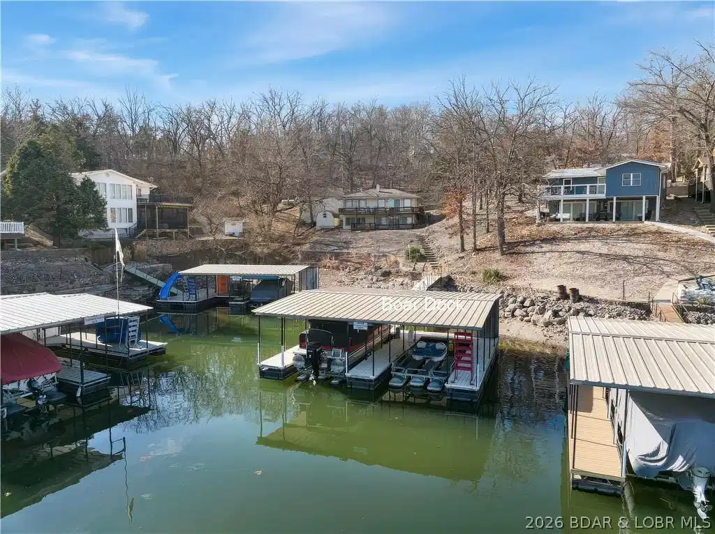 Image 1: Lake Front Home & Boat Dock
