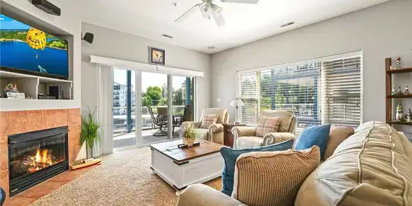 Image 2: End unit brings in more daylight