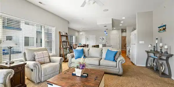 Image 3: Furniture included