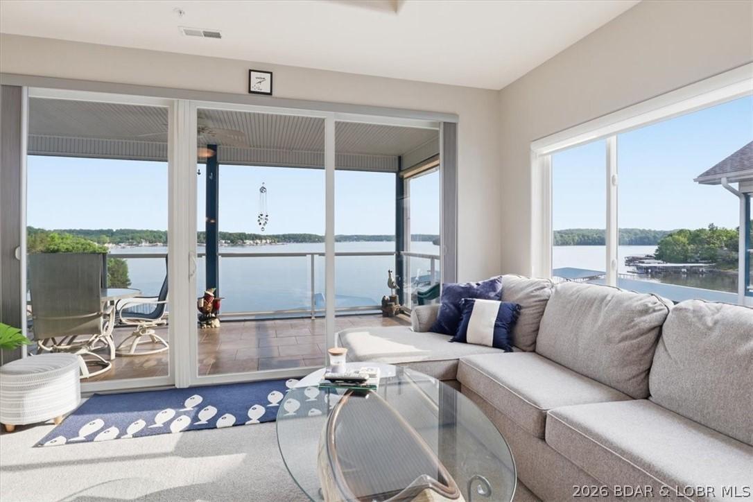 Image 4: Tons Of Natural Light!