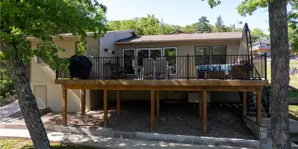 1433 Robin Hood Lane