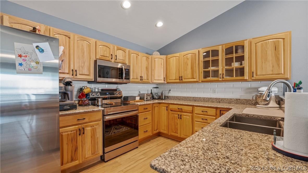 Image 3: Kitchen