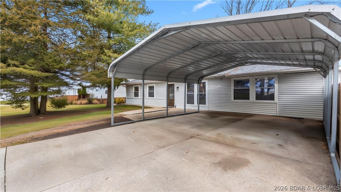 Image 4: Large 2 car carport