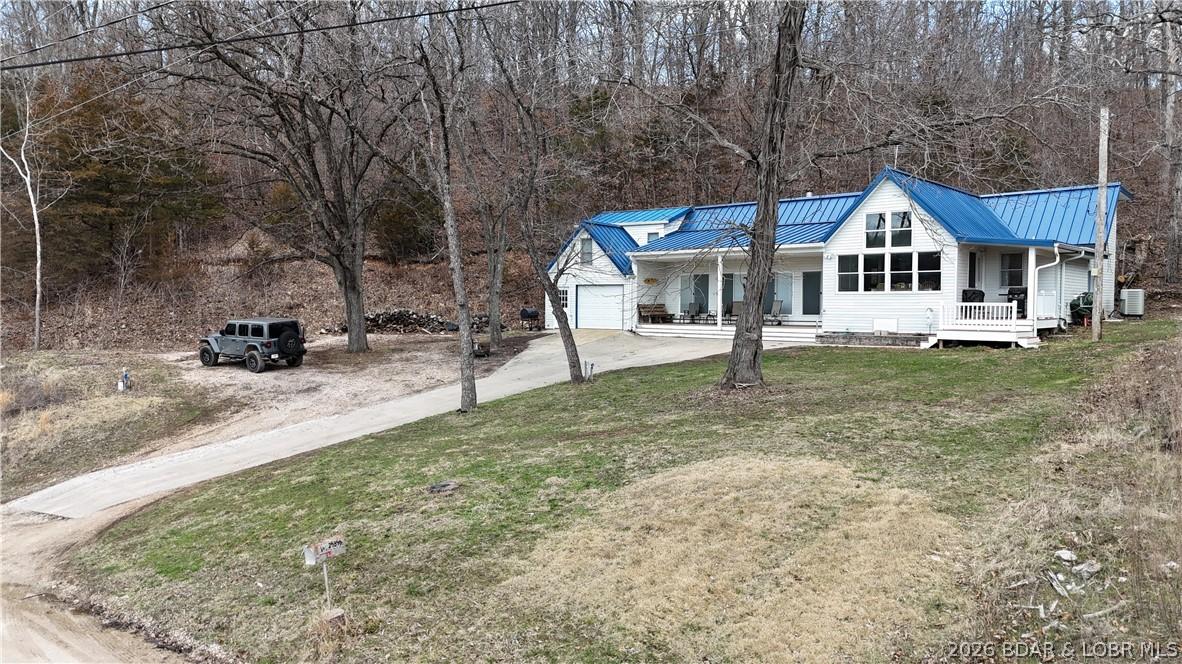 Image 3: Even a yard for kids and pets to play