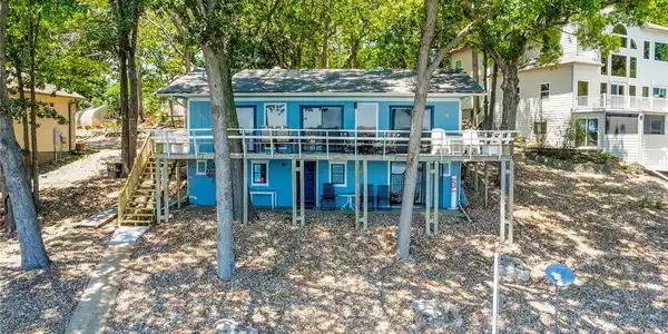 110 Old English Point