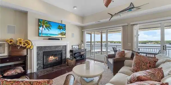 310W Palisades Condo Drive