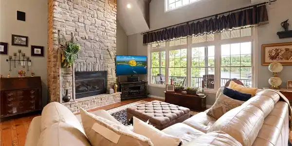Image 4: A view with privacy!