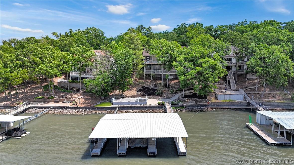 Image 3: Large dock, great new lakeside deck, beautiful lan