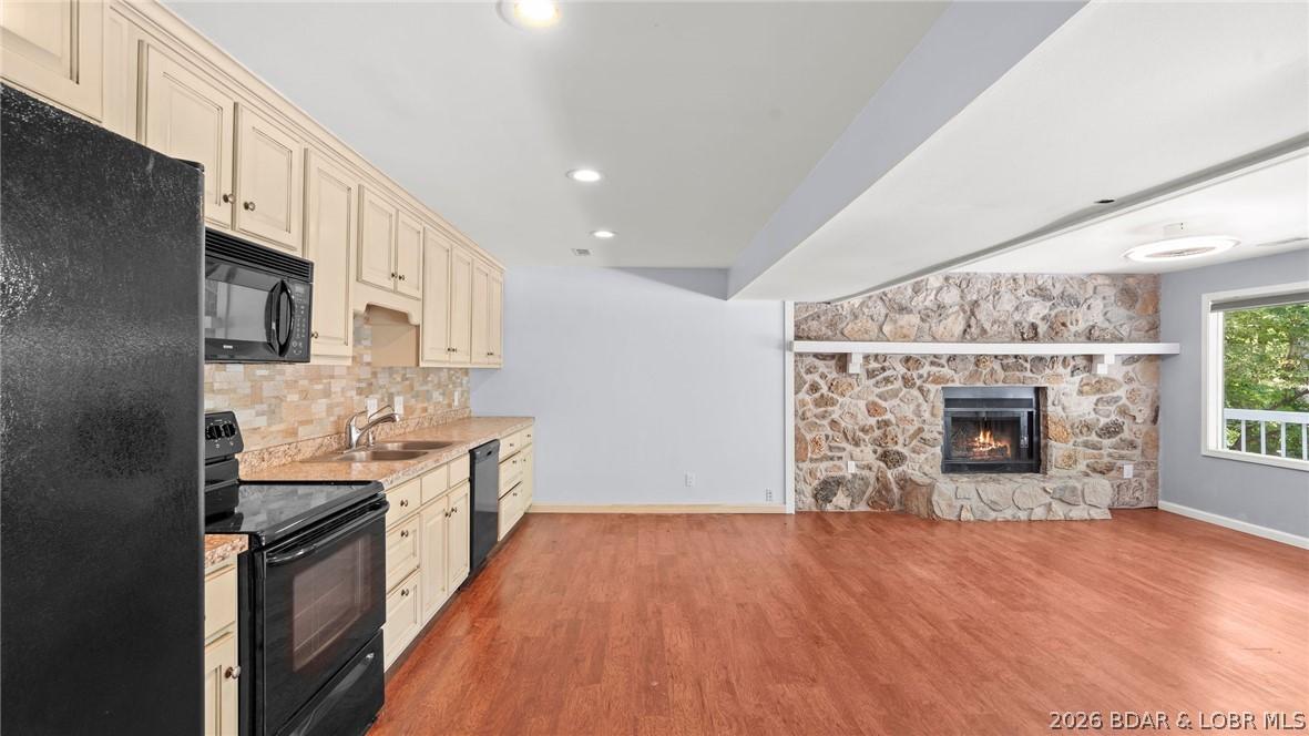 Image 2: Kitchen on the main