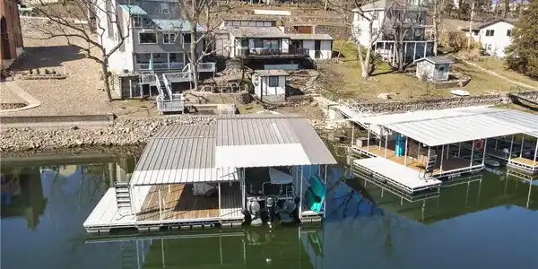 44 Oasis Point