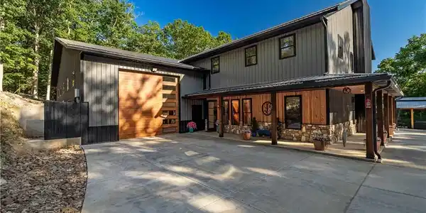 520 Blue Water Bay Drive