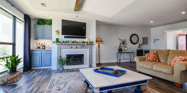 85 La Jolla Drive
