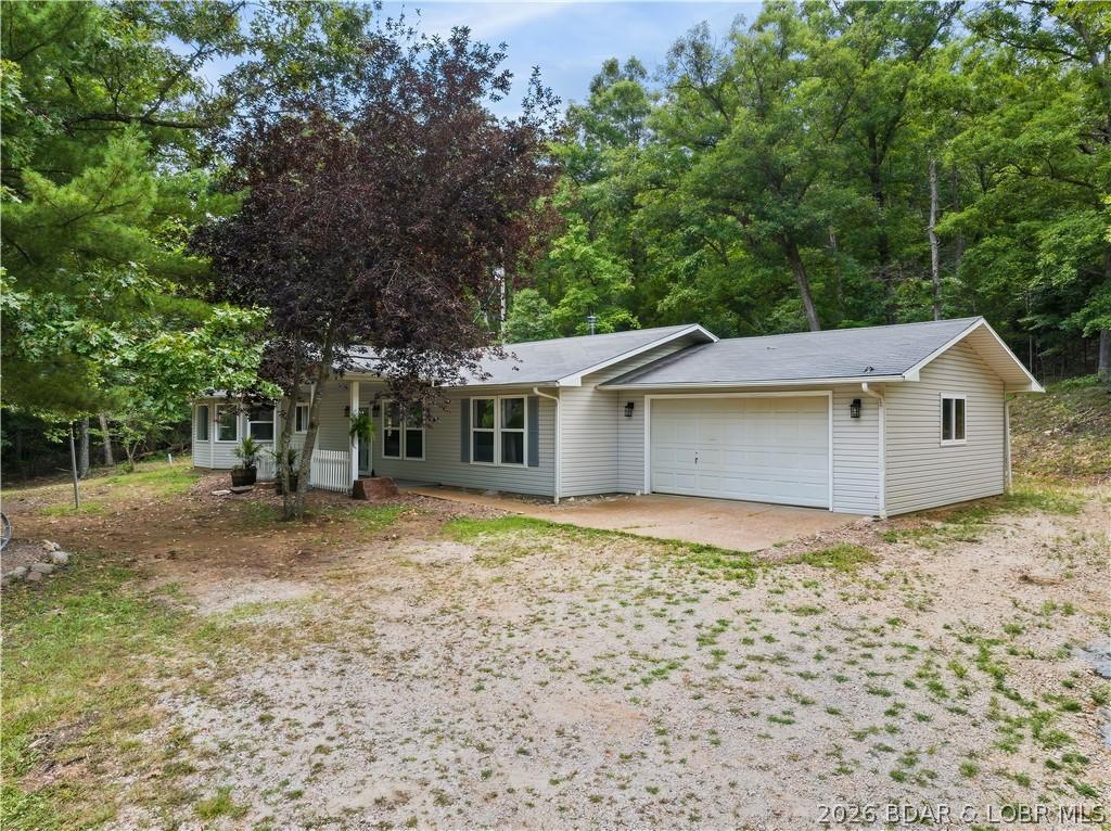 Image 1: Peaceful Valley Home on 1 Acre