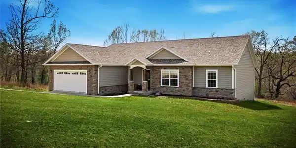 19 Lancelot Court