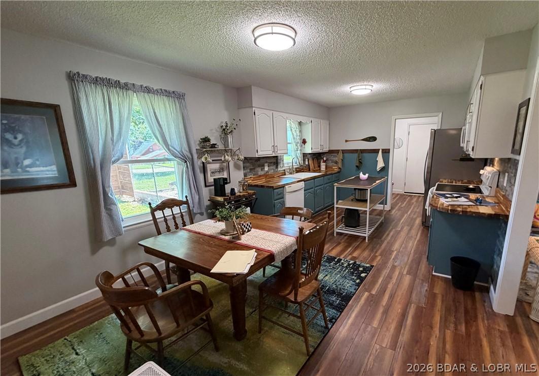 Image 3: Open Kitchen/Dining Area