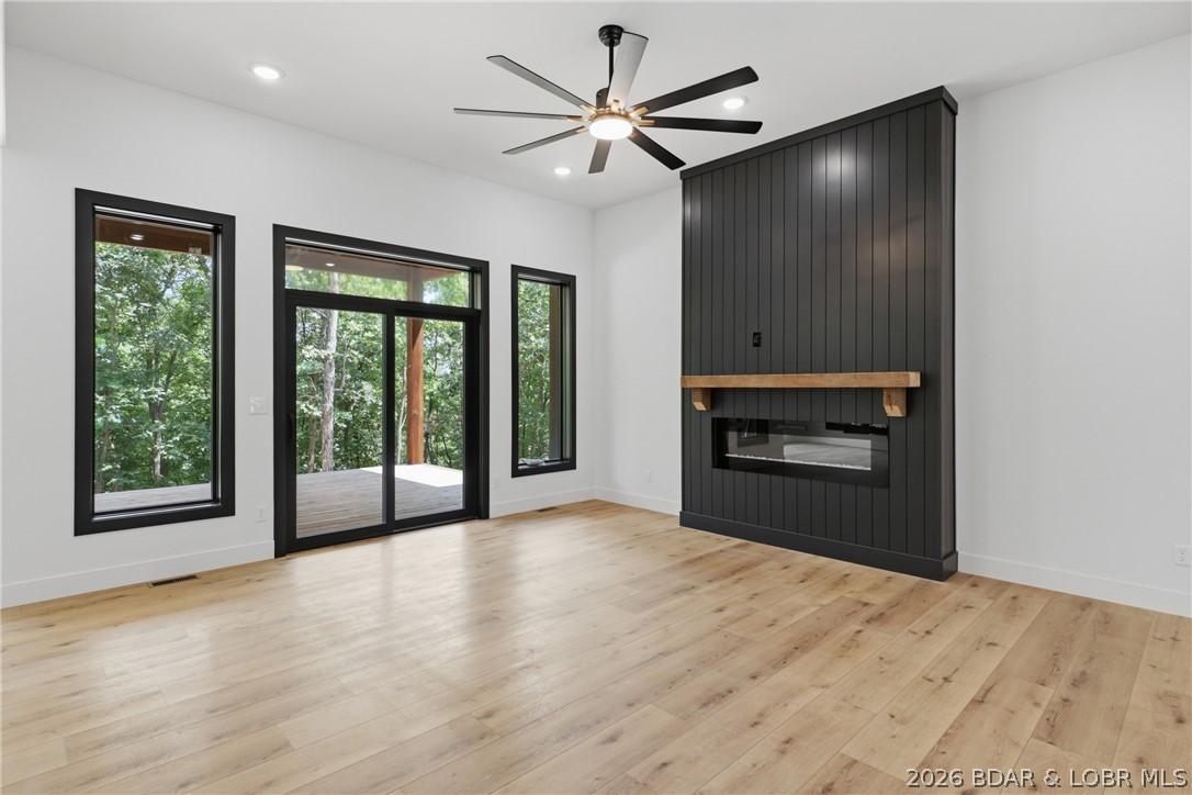 Image 3: Living Room