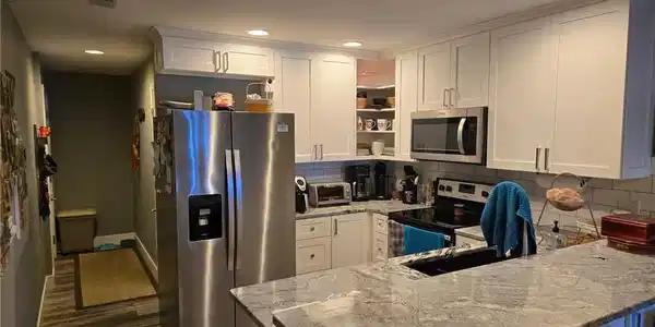 Image 2: Fully updated Kitchen!