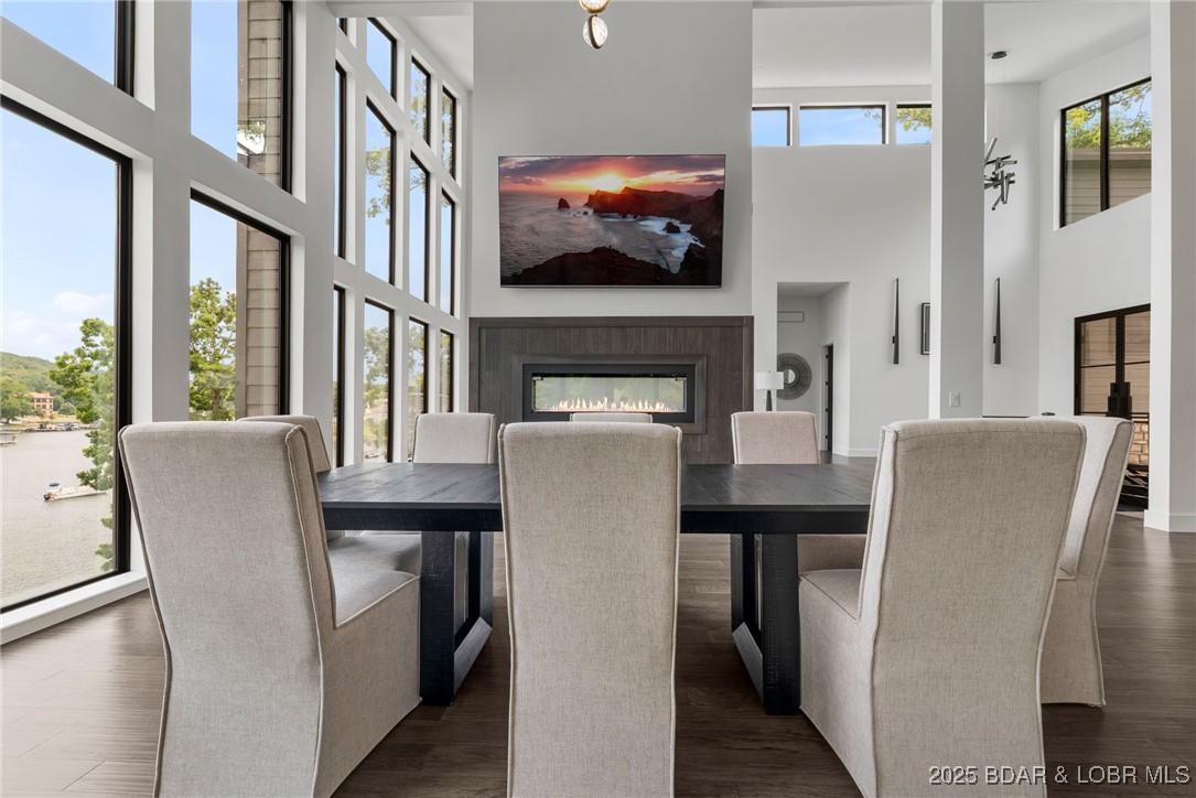 Image 2: Dining Room