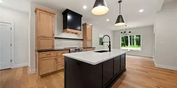 Image 2: Modern, Custom Kitchen w/ Large Island